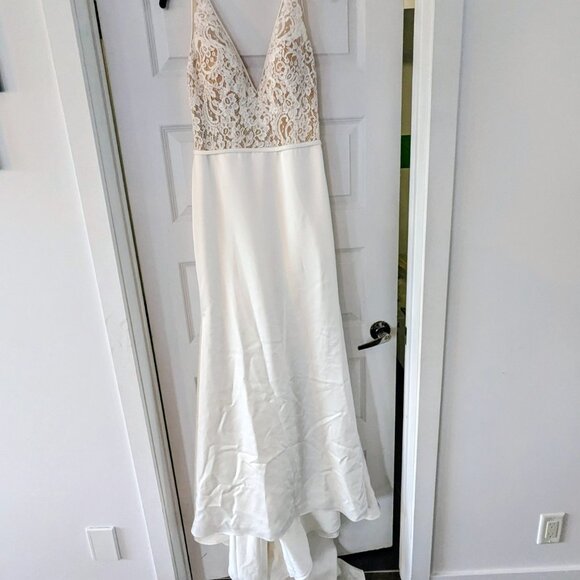 Paloma Blanca Wedding Dress – Size 8 / Robe de mariée Paloma Blanca – Taille 8 - Picture 3 of 4